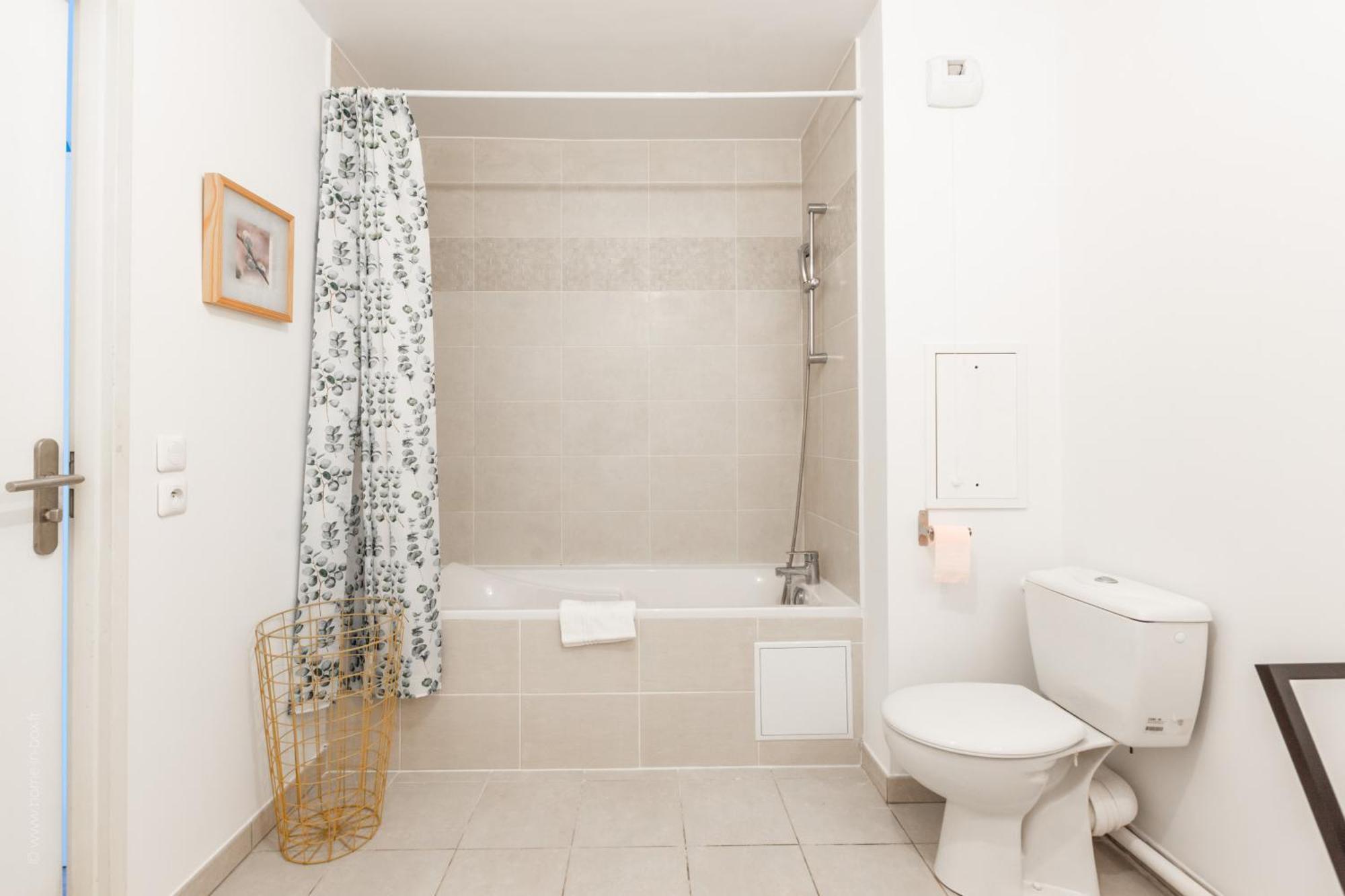 Blue Pearl By Plaza Apartment Монтеврен Екстериор снимка